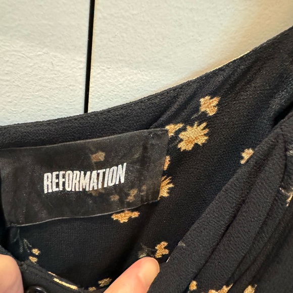 Reformation dress size 6 - Picture 2 of 4